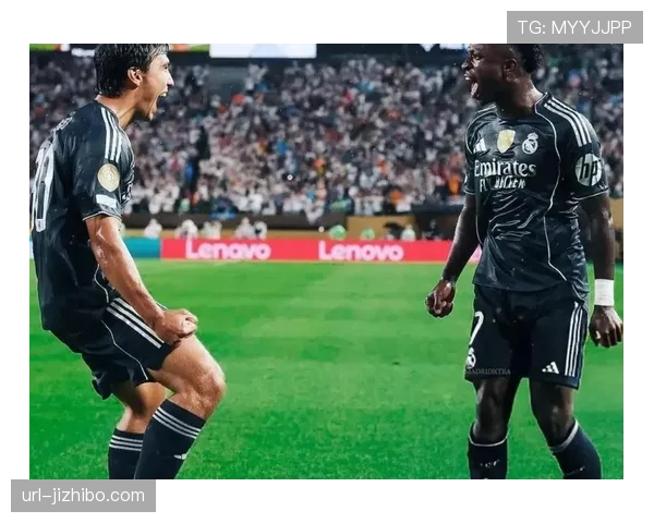 战术板:皇马可能变阵三中卫,以应对巴黎边路的冲击速度优势